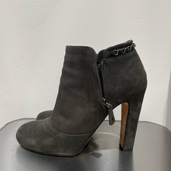 Auth Chanel gray suede ankle booties - Picture 3 of 10